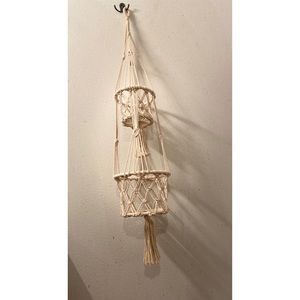 Hanging macrame baskets/plant hanger with tassels